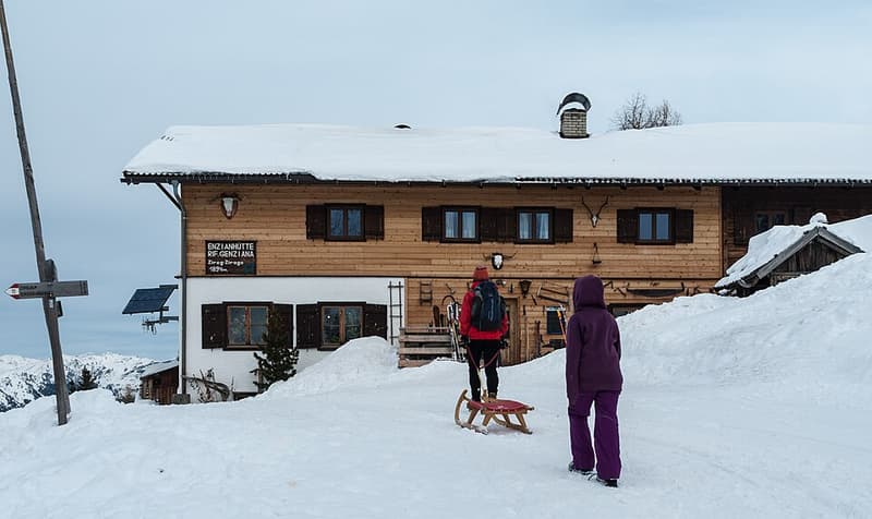 Enzianhütte im Winter