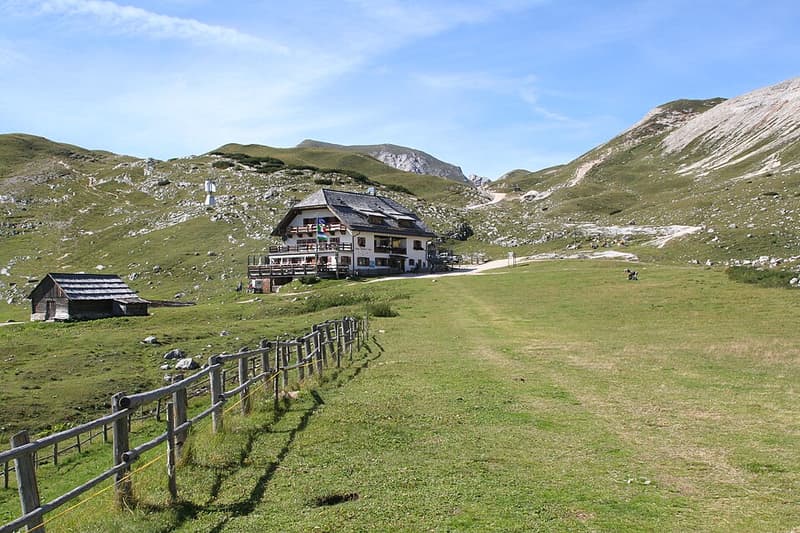 Rifugio Sennes - panoramio